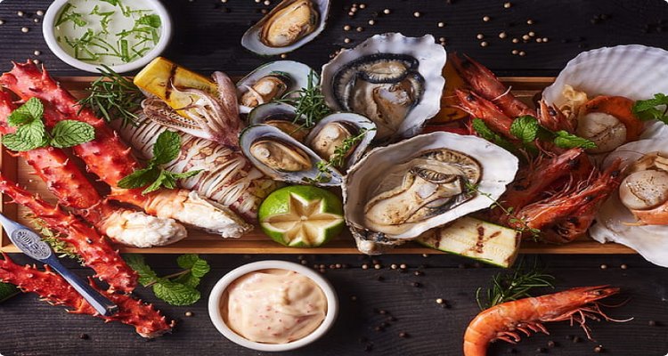 Tại Buffet Hải Sản Lẩu Nướng có đa dạng hải sản giàu protein cho bạn